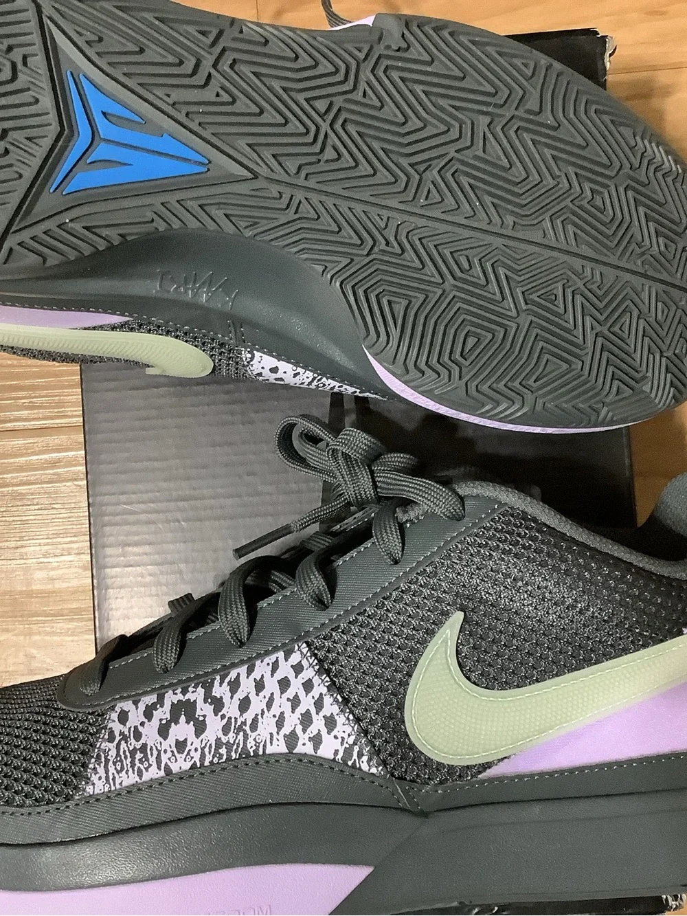 Nike men’s JA Morant Grey & Lavender Low-Top Sneakers